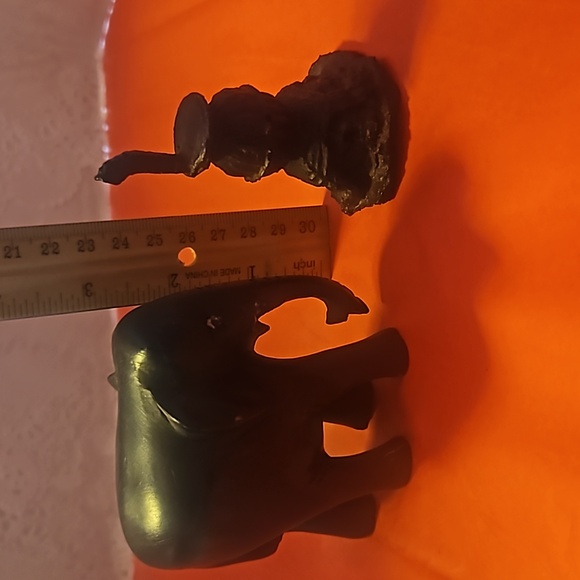 Coal stove and wooden elephant 🐘 ( handmade) - Picture 9 of 9